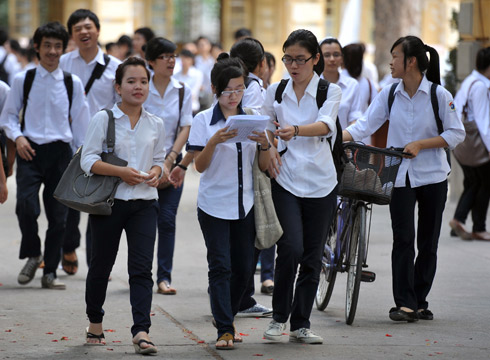 Tuyển giáo viên sinh viên sư phạm