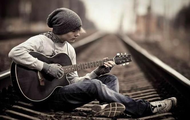 Tìm nhận thầy giáo giỏi dạy guitar tại HN 
